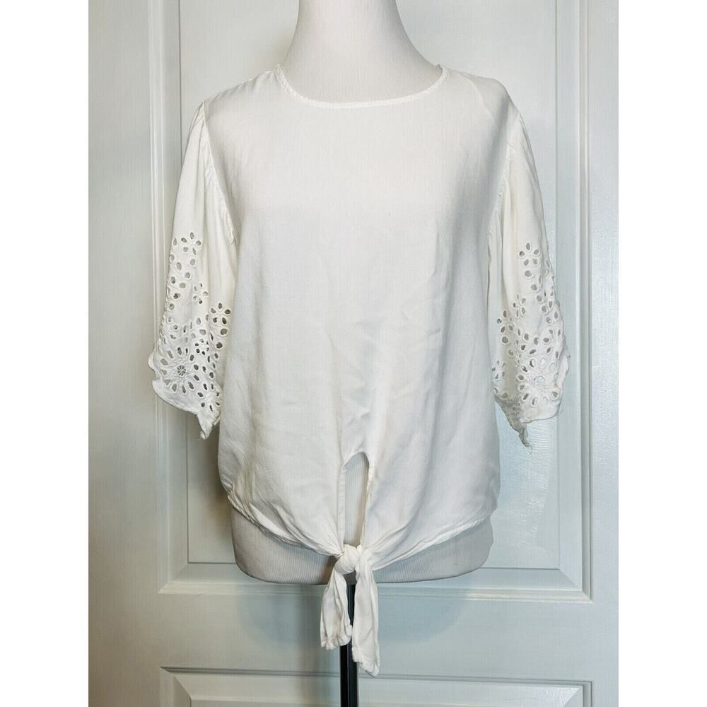 STYLE ENVY Boutique White Rayon Top Blouse Tie Front Eyelet Flutter Sleeve NEW L